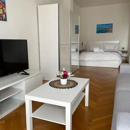 8 Min To Train Station Apartamento Lausana
